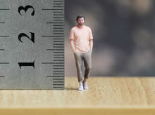 Load image into Gallery viewer, 1:64 Painted Figure Model Miniature Resin Diorama Sand Walking Man Cool Guy
