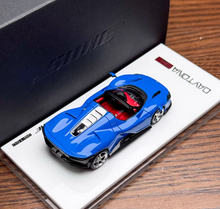 Load image into Gallery viewer, SUHE 1:64 Blue SP3 Daytona Red Seat Sports Model Diecast Resin Car New Collection
