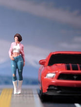 Load image into Gallery viewer, 1:64 Painted Figure Model Miniature Resin Diorama Sand Casual Man Woman Beauty
