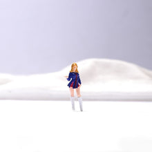Load image into Gallery viewer, 1:64 Painted Unpainted Figure Model Miniature Resin Diorama Sand Hands Up Girl New
