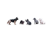 Load image into Gallery viewer, 1:64 Painted Figure Model Miniature Resin Diorama Sand Cats and Dogs Set Pet Toy
