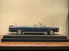 Load image into Gallery viewer, GOC 1:64 HEC Blue Continental X100 Luxury Limousine Model Diecast Metal Car

