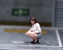 Load image into Gallery viewer, 1:64 Painted Figure Model Miniature Resin Sand Crouching Lady Beauty Suit Woman
