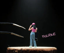 Load image into Gallery viewer, 1:64 Painted Figure Model Miniature Resin Diorama Toy Sand Posting Pink Cap Girl
