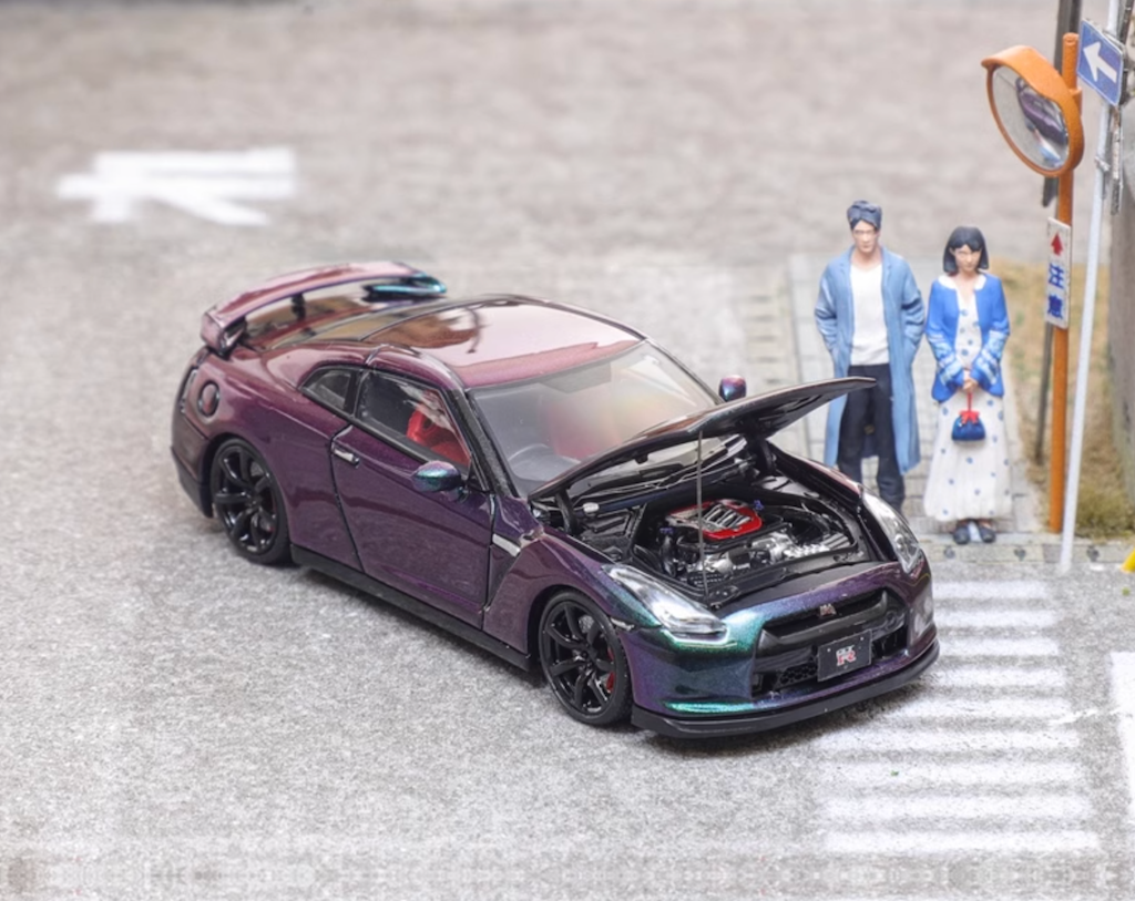 FH 1:64 Purple JDM Skyline GTR R35 Racing Sports Model Diecast Metal Car New Collection