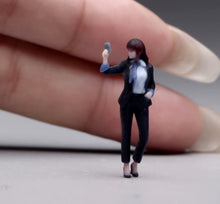 Load image into Gallery viewer, 1:64 Painted Figure Model Miniature Resin Sand Diorama Office Colleague in Suit
