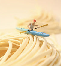 Load image into Gallery viewer, 1:64 Painted Figure Model Miniature Resin Diorama Sand Toy Kayak Sports Aquatics
