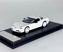 Load image into Gallery viewer, FW 1:64 White C5 Coupe Sports Model Diecast Metal Car New Collection
