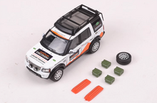 Load image into Gallery viewer, GCD 1:64 White Discovery 4 SUV Off Road Roof Rack Model Diecast Metal Car New
