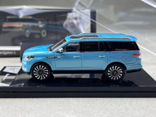 Load image into Gallery viewer, Shadow 1:64 Blue Navigator L Full Sized SUV Model Diecast Metal Car New Collection
