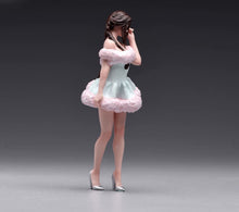 Load image into Gallery viewer, 1:24 Painted Figure Model Miniature Resin Diorama Blue Puff Skirt Pretty Girl
