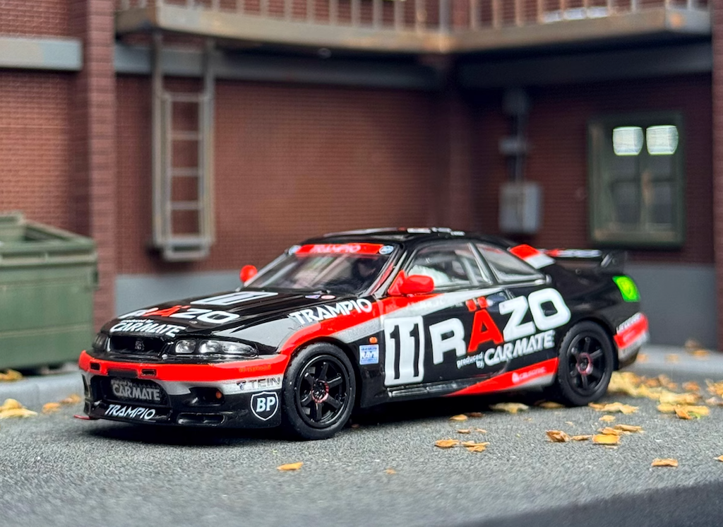 Inno 1:64 Black Skyline GTR R33 Sendan Highland Model Diecast Metal Car New Collection