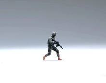 Load image into Gallery viewer, 1:64 Painted Figure Model Miniature Resin Diorama Toy Sand Commando Soldiers
