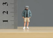 Load image into Gallery viewer, 1:64 Painted Figure Model Miniature Resin Diorama Sand Robot Man Boy Stand Toy
