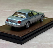 Load image into Gallery viewer, GOC 1:64 Crown Victoria Sedan Classic Model Diecast Metal Car New
