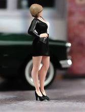 Load image into Gallery viewer, 1:64 Painted Figure Model Miniature Resin Diorama Sand Secretary Lady Suit Woman New
