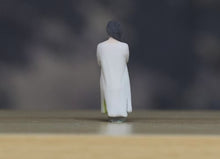 Load image into Gallery viewer, 1:64 Painted Figure Model Miniature Resin Diorama Smoking Sitting Posture Girl
