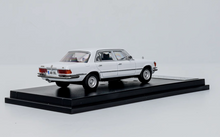Load image into Gallery viewer, Maxwell 1:64 White 450SEL W116 Sedan Classic Sport Model Diecast Metal Car New
