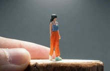 Load image into Gallery viewer, 1:64 Painted Figure Model Miniature Resin Diorama Toy Sand Casual Girl Walking

