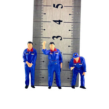 Load image into Gallery viewer, 1:64 Painted Figure Model Miniature Resin Diorama Sand Petrol Station Worker Set
