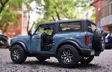 Load image into Gallery viewer, Maisto 1:24 2021 Blue FORD Bronco Badlands SUV Sports Model Diecast Metal Car BN
