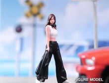 Load image into Gallery viewer, 1:64 Painted Figure Model Miniature Resin Diorama Sand Street Shopping Walking
