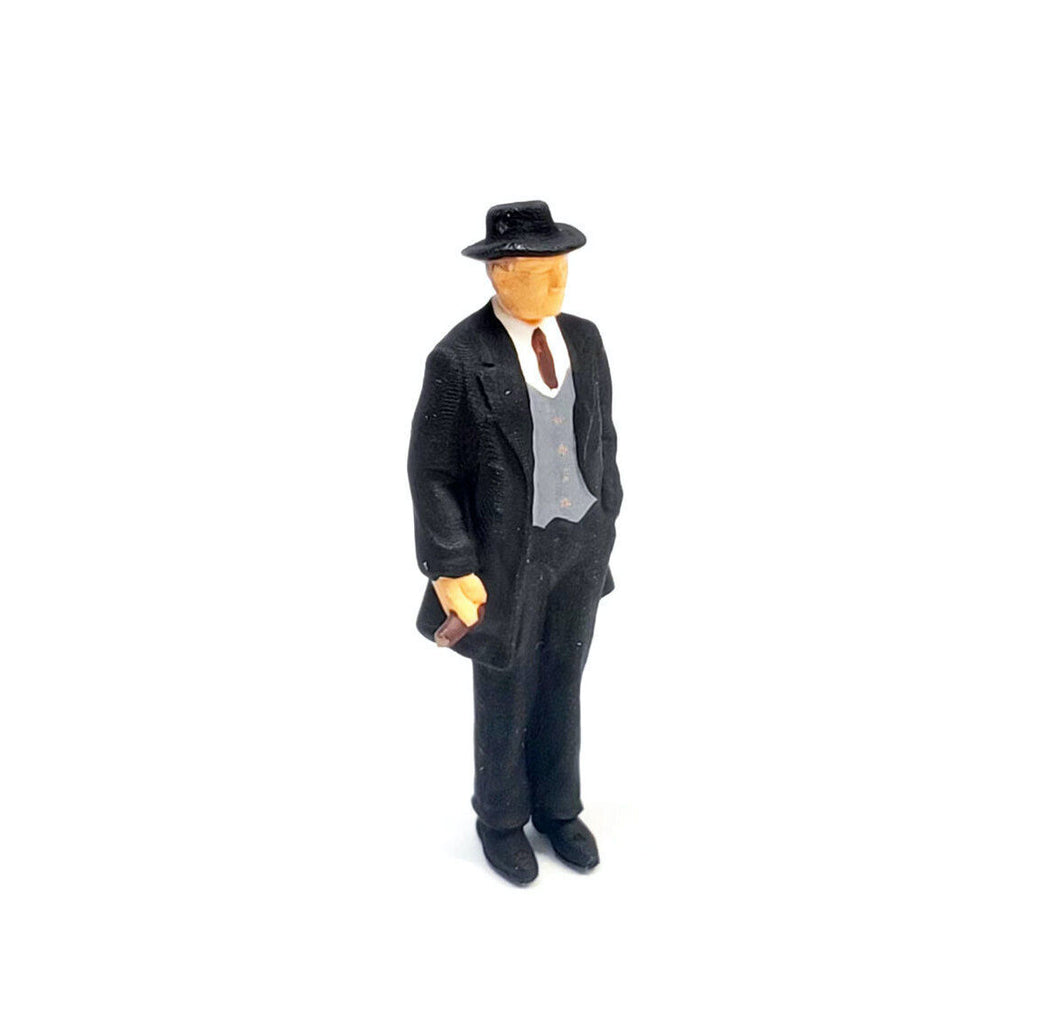 1:64 Painted Figure Mini Model Miniature Resin Diorama Nostalgic Gentleman Suit