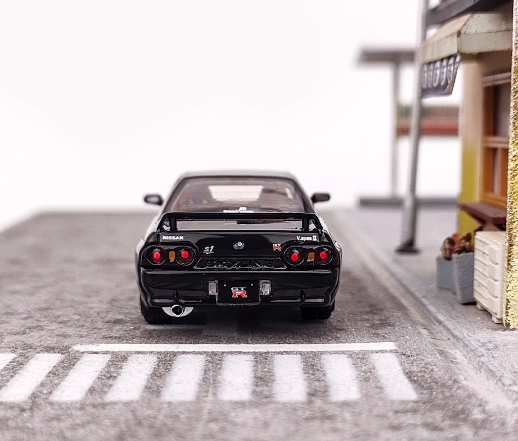 FH 1:64 Black Skyline GTR R32 Nismo S-Tune Sports Model Diecast