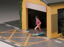 Load image into Gallery viewer, 1:64 Painted Figure Mini Model Miniature Resin Diorama Sand Skate Board Girl
