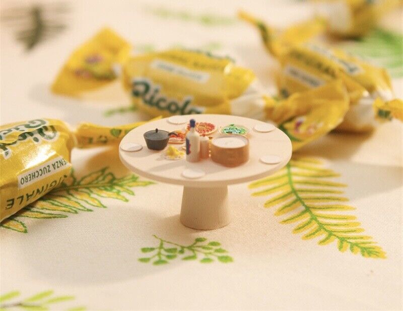 1:64 Painted Figure Model Miniature Resin Diorama Sand Reunion Dinner Gathering