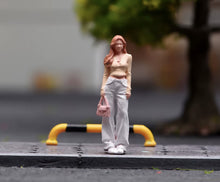 Load image into Gallery viewer, 1:64 Painted Figure Model Miniature Resin Casual Beauty Trendy Lady Holding Bag
