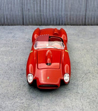 Load image into Gallery viewer, GFCC 1:64 Metallic Red 1957 250TR Testa Rossa Sport Model Diecast Metal Car
