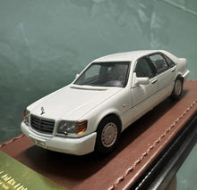Load image into Gallery viewer, WTX 1:64 1994 White 600Sel W140 Sedan Classic Model Diecast Metal Car New Collection
