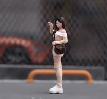Load image into Gallery viewer, 1:64 Painted Figure Model Miniature Resin Sand Beauty Girl Pretty Lady Cute
