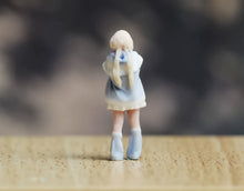 Load image into Gallery viewer, 1:64 Painted Figure Model Miniature Resin Diorama Blond Pretty Girl Lady Stand
