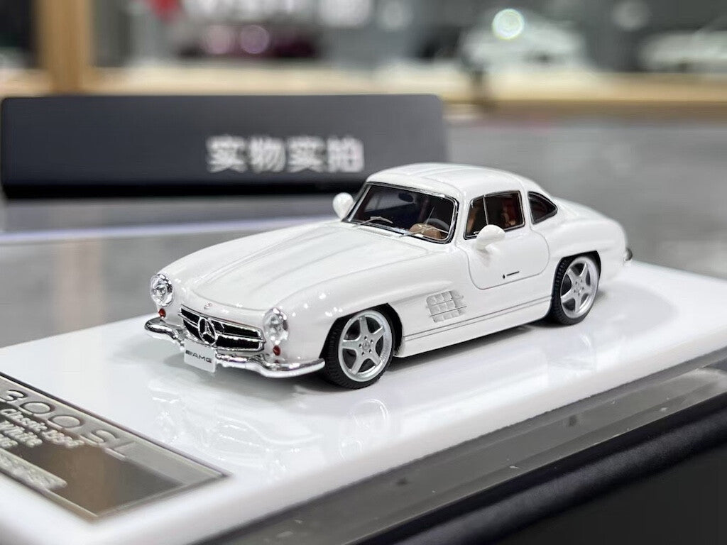 MY64 1:64 White 1996 AMG 300SL Classic Sports Model Diecast Resin Car New Collection
