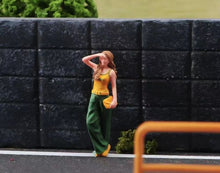 Load image into Gallery viewer, 1:64 Painted Figure Model Miniature Resin Diorama Sand Trandy Lady Girl With Bag
