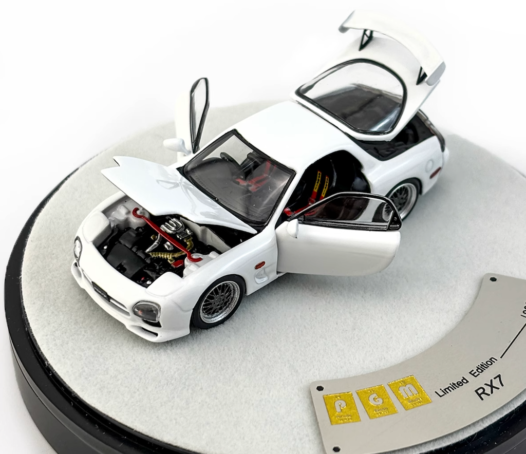PGM 1:64 White JDM RX-7 FD3S Round Racing Sports Model Diecast Metal Car New Collection