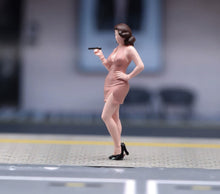 Load image into Gallery viewer, 1:64 Painted Figure Model Miniature Resin Sand Vintage Curly Hair Woman Beauty
