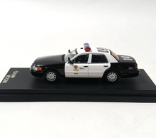 Load image into Gallery viewer, GOC 1:64 HEC LAPD Crown Victoria CV Police 099 Model Diecast Metal Car New Collection
