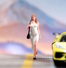 Load image into Gallery viewer, 1:64 Painted Figure Model Miniature Resin Diorama Sand Lady Sexy Girl Walking Collection
