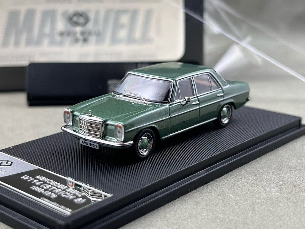 Maxwell 1:64 Green W114 200 Strich 8 Classic Sedan Model Diecast Metal Car New Collection