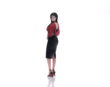 Load image into Gallery viewer, 1:64 Painted Figure Model Miniature Resin Diorama Toy Sand Elegant Beauty Lady
