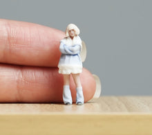 Load image into Gallery viewer, 1:64 Painted Figure Model Miniature Resin Diorama Blond Pretty Girl Lady Stand
