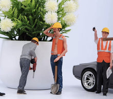 Load image into Gallery viewer, 1:24 Painted Figure Model Miniature Resin Construction Workers Builders Men Set
