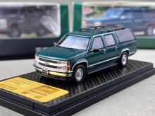 Load image into Gallery viewer, Bliss 1:64 Green Suburban GMT400 SUV Sports Model Diecast Metal Car New Collection
