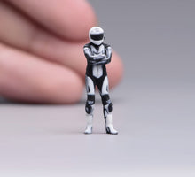 Load image into Gallery viewer, 1:64 Painted Figure Model Miniature Resin Diorama Sand Racer Man Woman Racing
