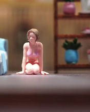 Load image into Gallery viewer, 1:64 Painted Figure Model Miniature Resin Diorama Sand Sexy Girl Lady Squat Knee
