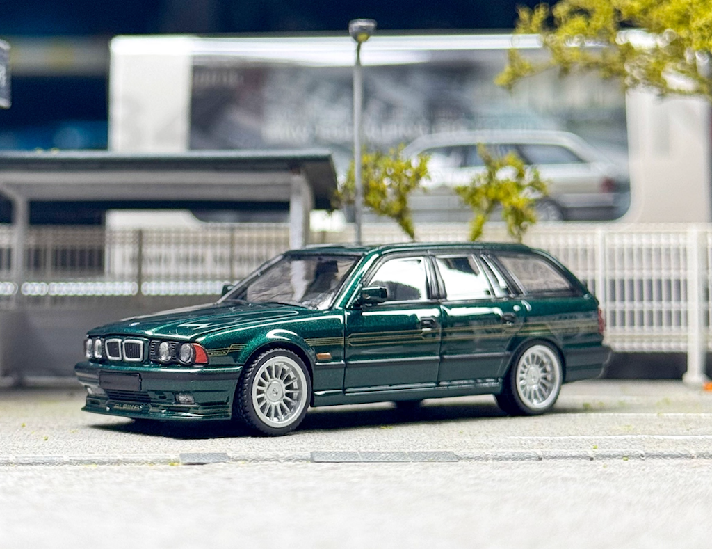 Mortal 1:64 Green E34 Touring Alpina B10 Wagon Sports Model Diecast Metal Car