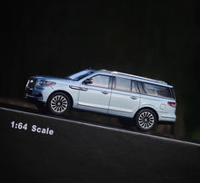Load image into Gallery viewer, WTX 1:64 Blue Navigator L Full Sized SUV Sports Model Diecast Metal Car New Collection
